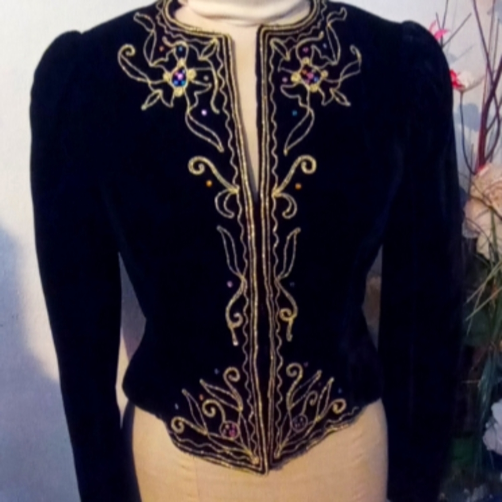 Woman's Retro Blazer Top